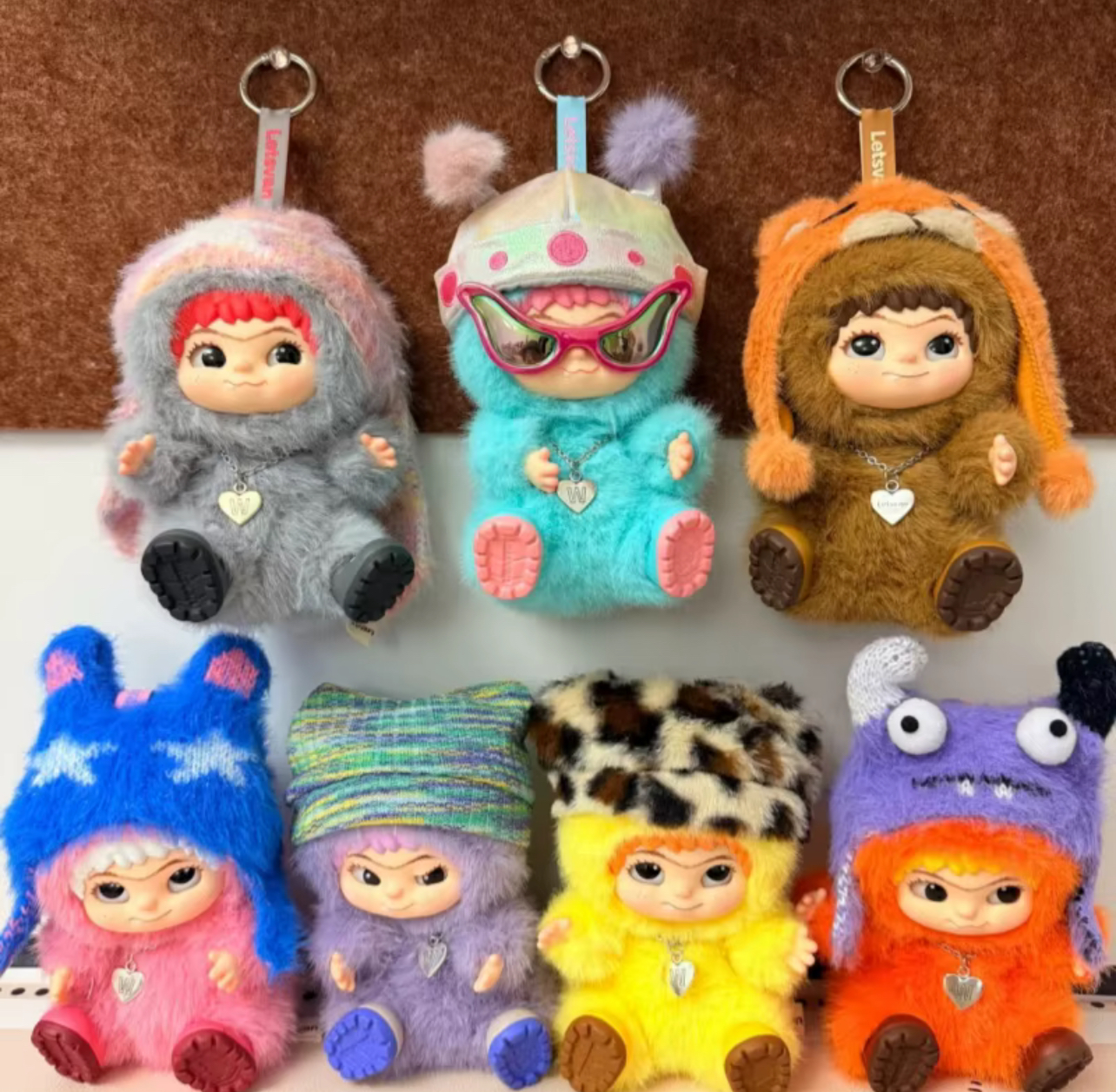 فیگور سوپرایزی واکاکو لباس دار